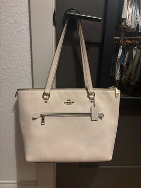 Coach Cream Leather Tote with Front Zip Pocket and Gold Hardware